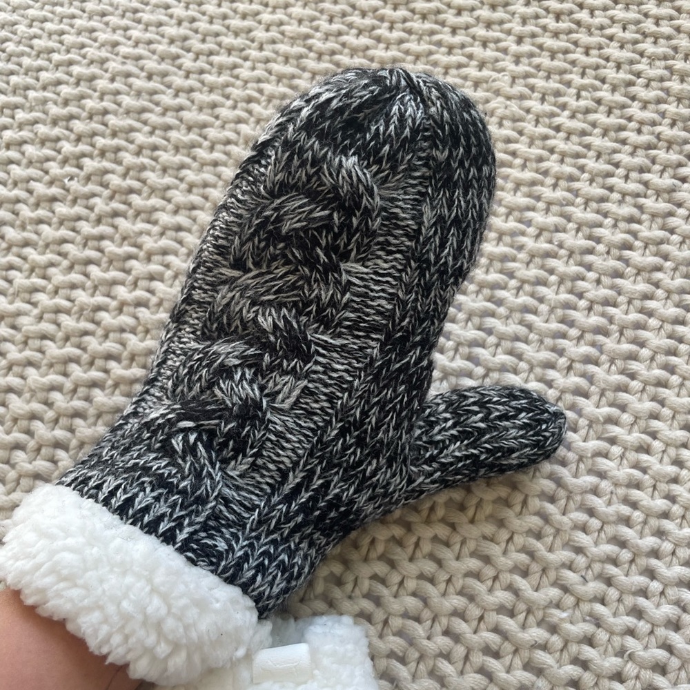 VS Gloves - New W/ Tags